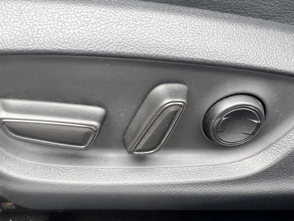 2018 Toyota Camry SE - Photo 22