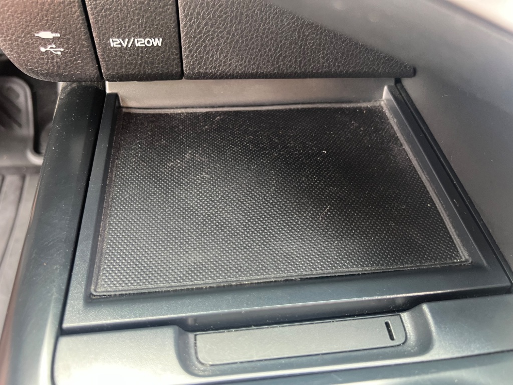 2018 Toyota Camry SE - Photo 32