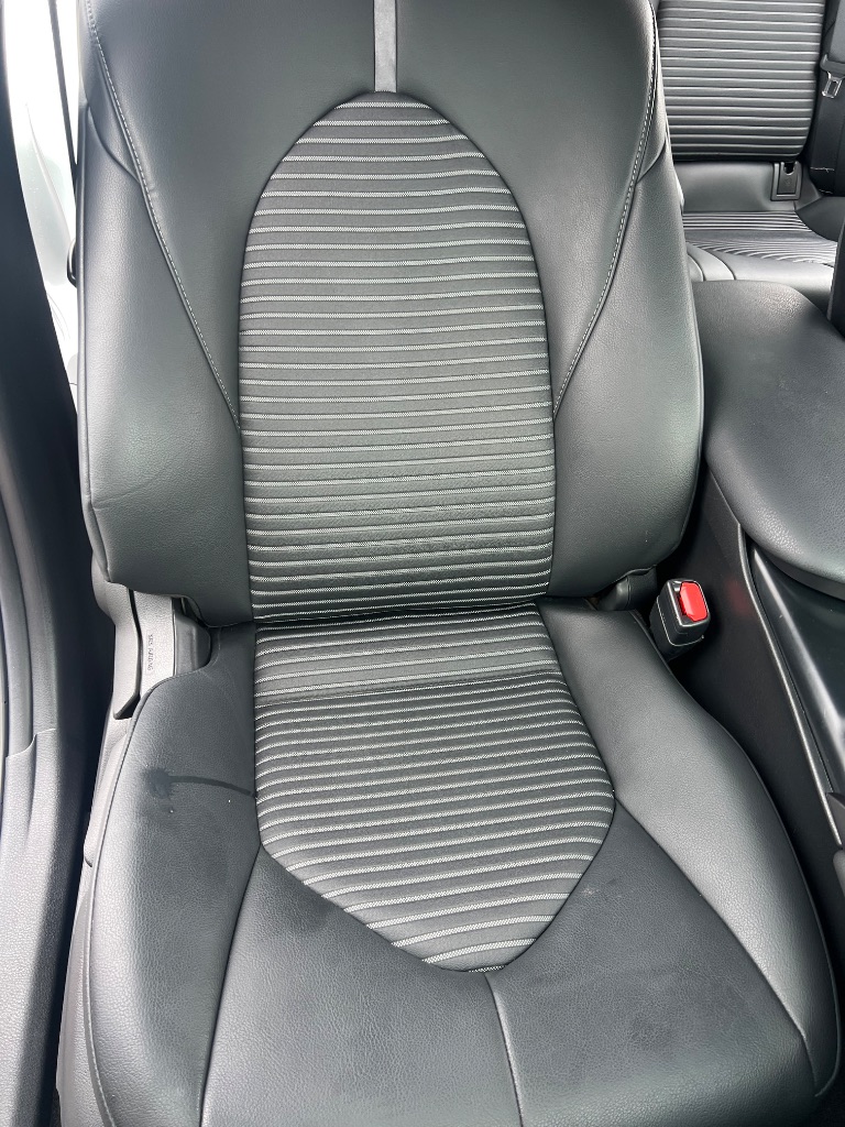 2018 Toyota Camry SE - Photo 21