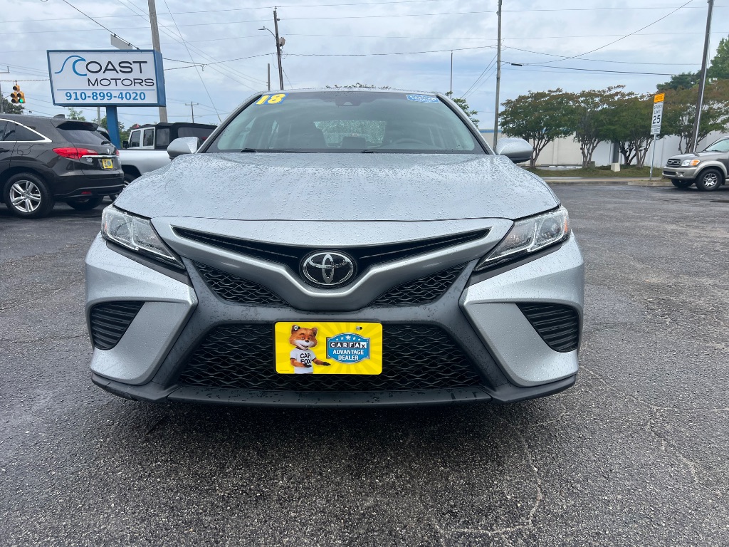 2018 Toyota Camry SE - Photo 8