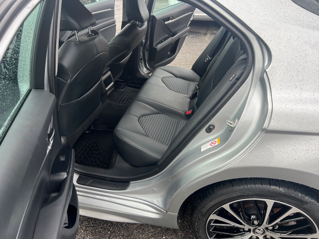 2018 Toyota Camry SE - Photo 12