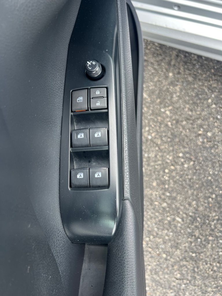 2018 Toyota Camry SE - Photo 15