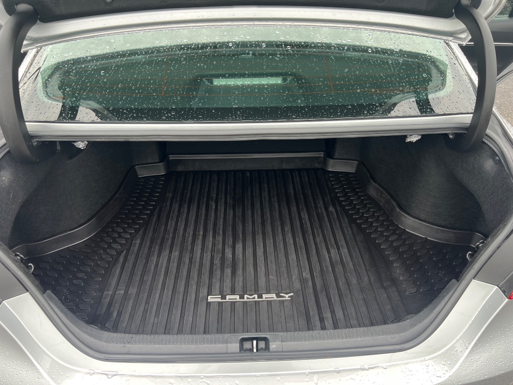 2018 Toyota Camry SE - Photo 11