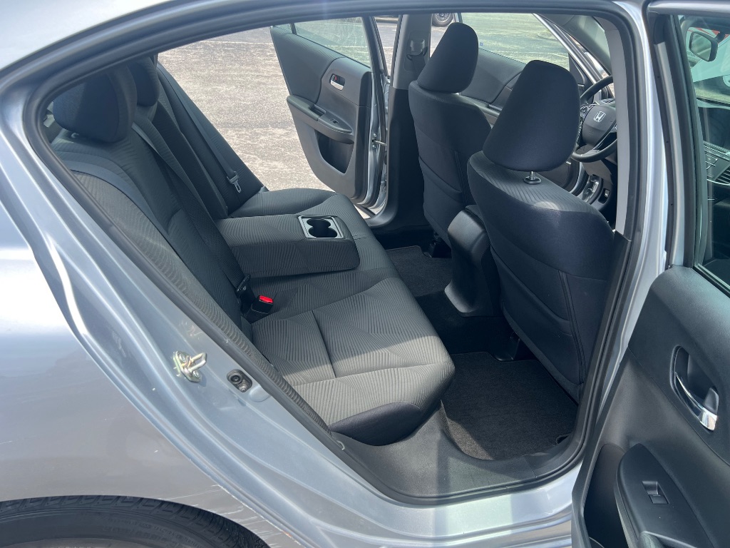 2017 Honda Accord LX - Photo 10