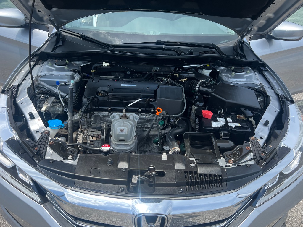 2017 Honda Accord LX - Photo 14