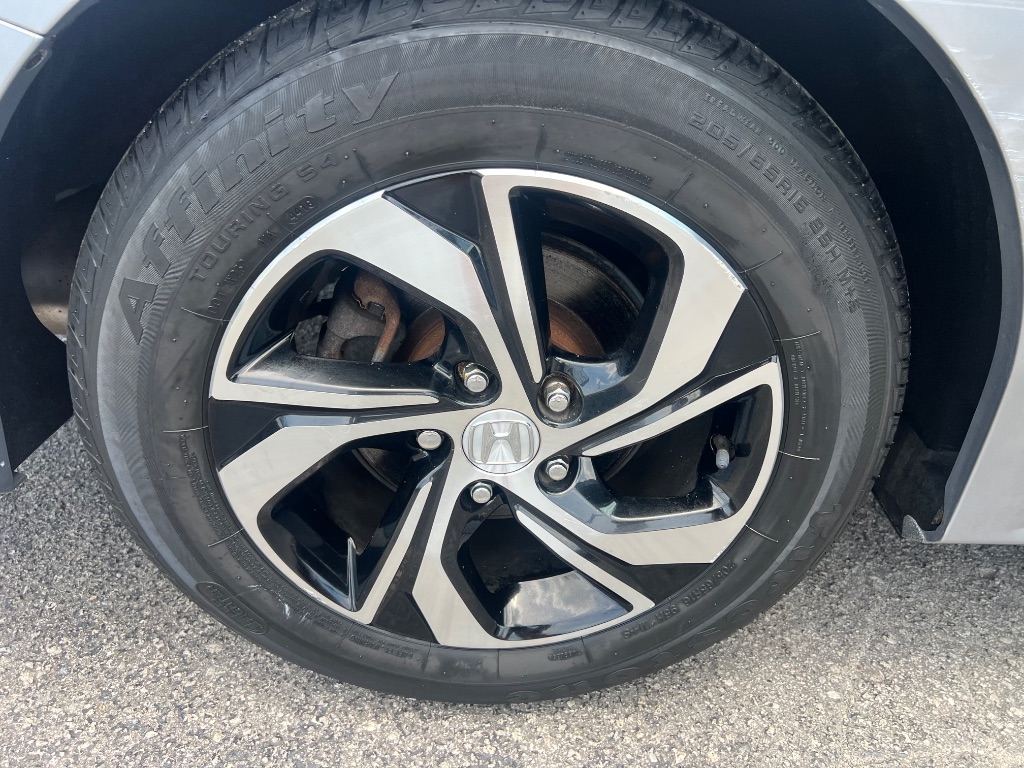 2017 Honda Accord LX - Photo 37