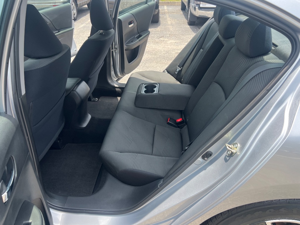 2017 Honda Accord LX - Photo 12