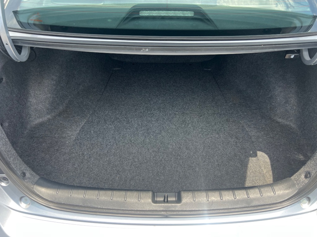2017 Honda Accord LX - Photo 11