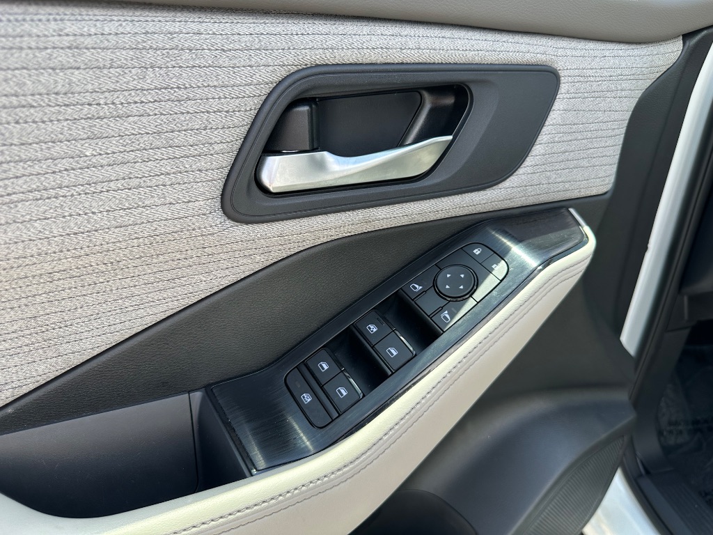 2023 Nissan Rogue SV - Photo 26