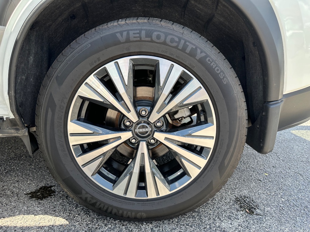 2023 Nissan Rogue SV - Photo 17