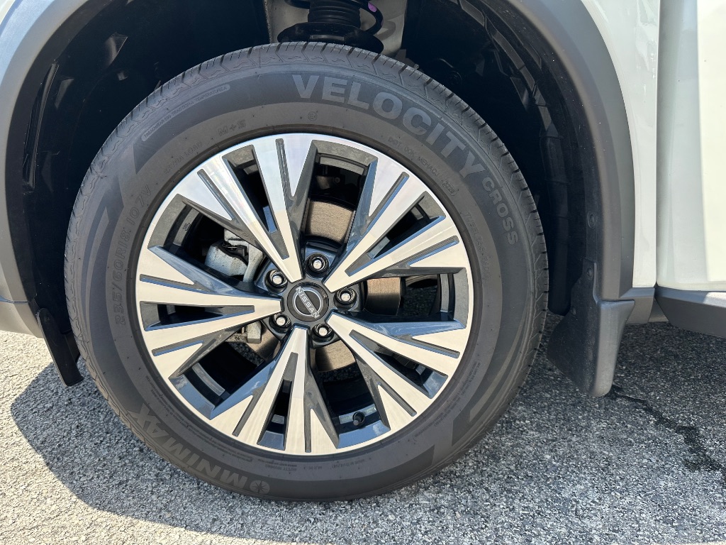 2023 Nissan Rogue SV - Photo 18