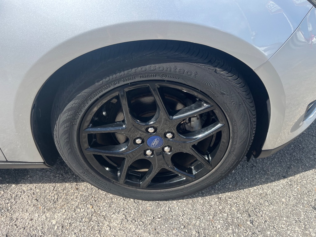 2016 Ford Focus SE - Photo 15