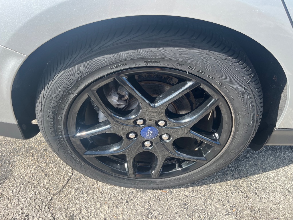 2016 Ford Focus SE - Photo 14