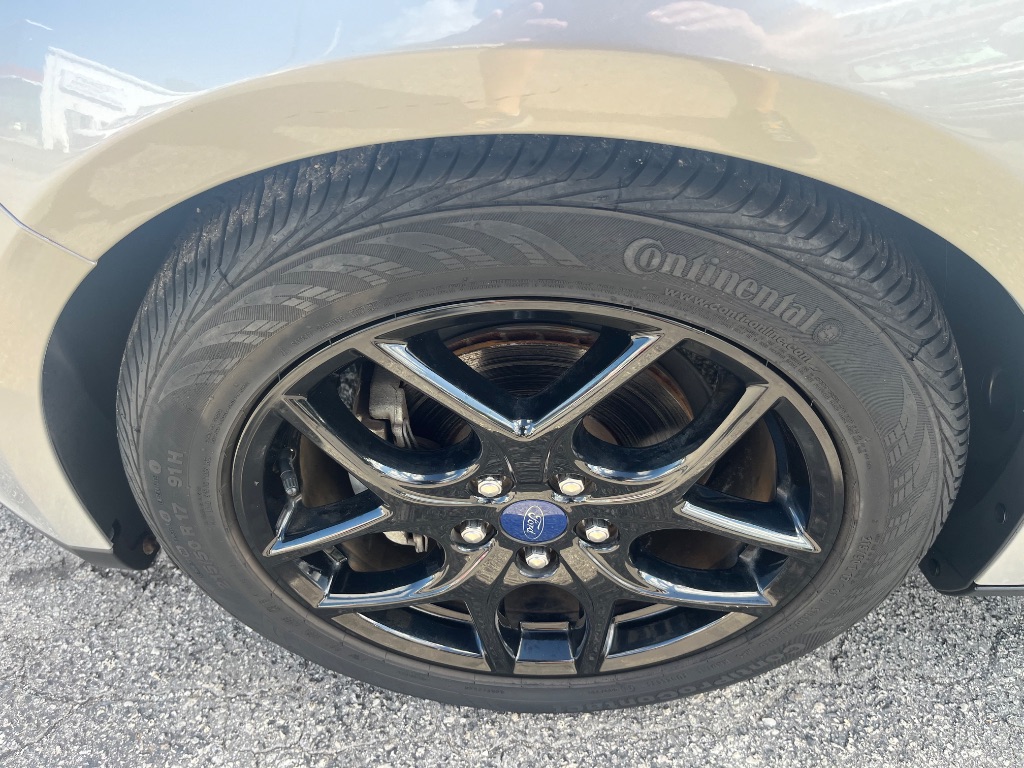 2016 Ford Focus SE - Photo 12