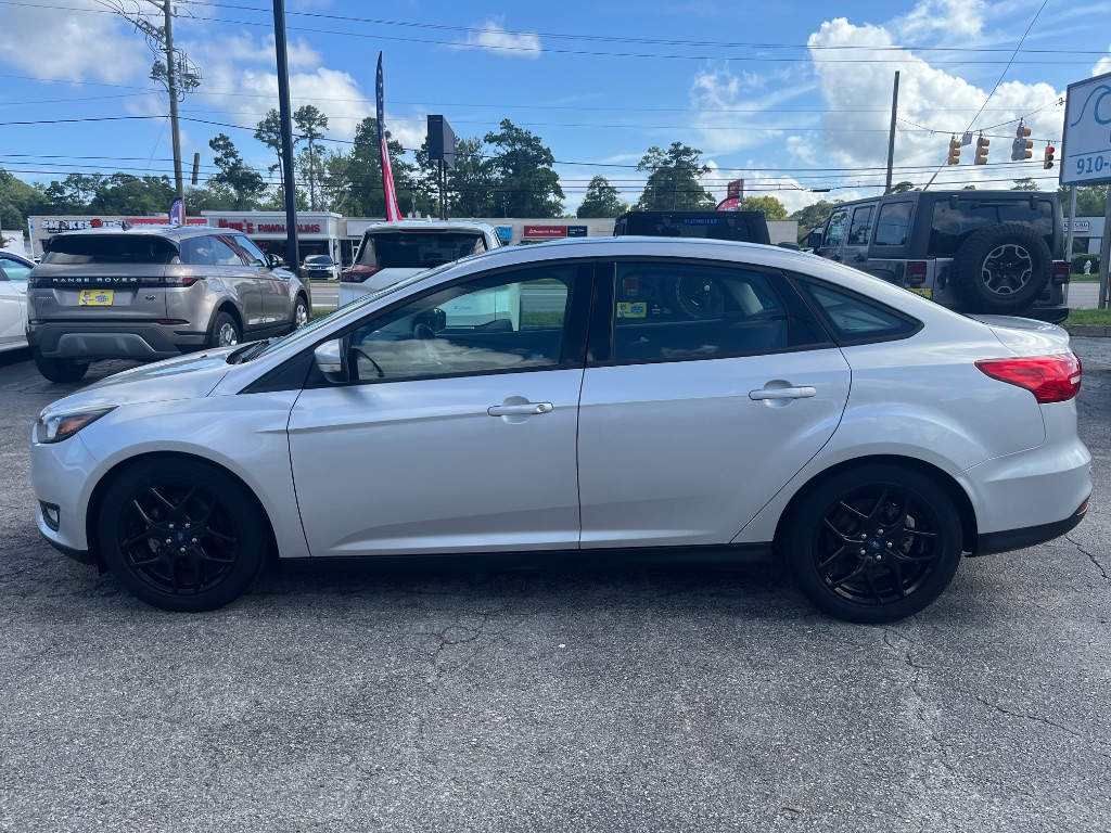 2016 Ford Focus SE - Photo 8