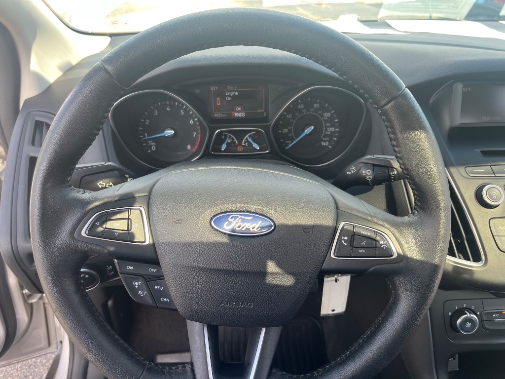 2016 Ford Focus SE - Photo 25