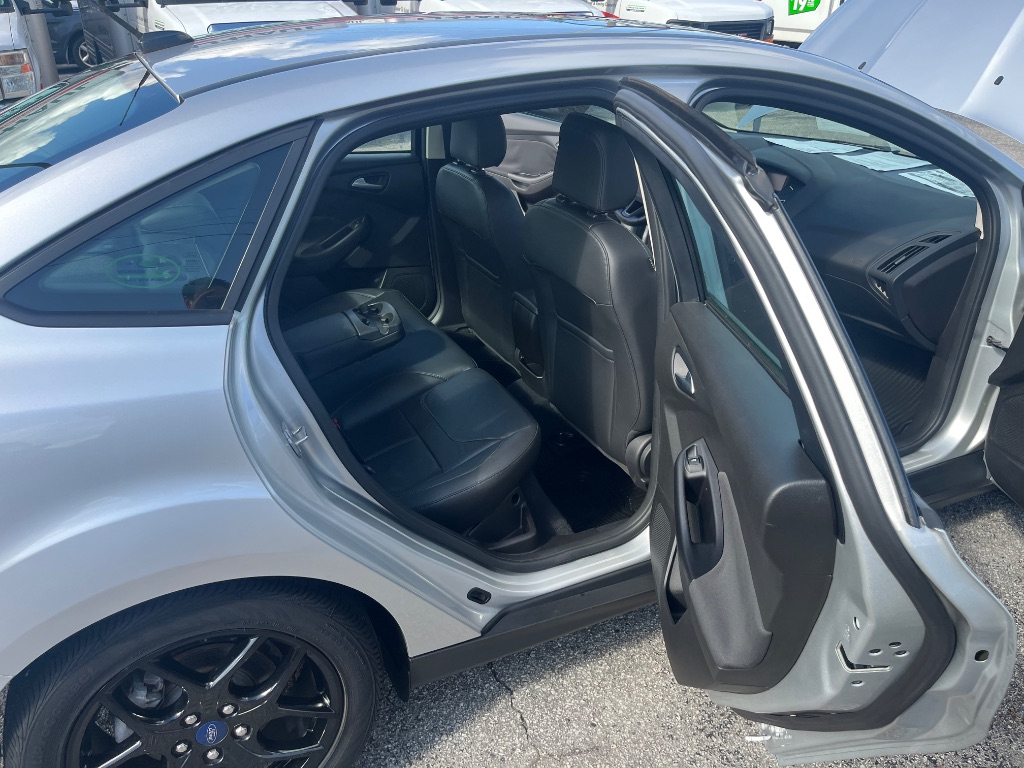 2016 Ford Focus SE - Photo 20