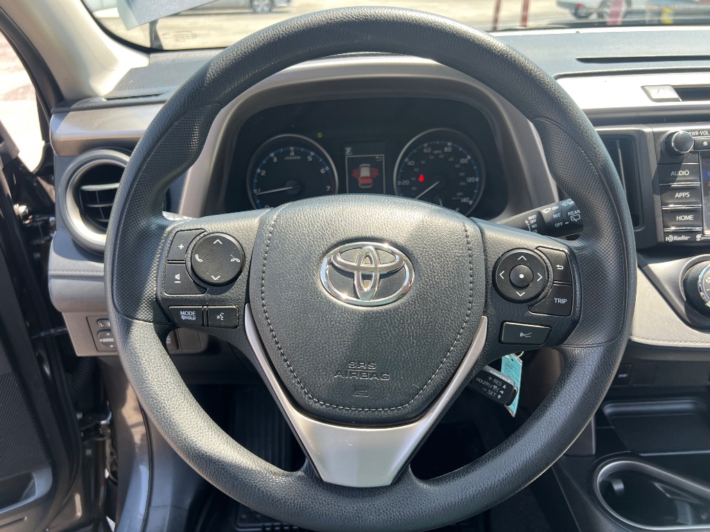 2017 Toyota RAV4 LE - Photo 15