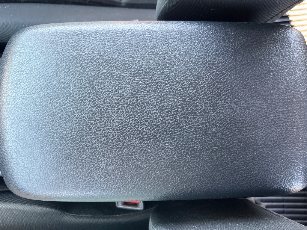 2017 Toyota RAV4 LE - Photo 24