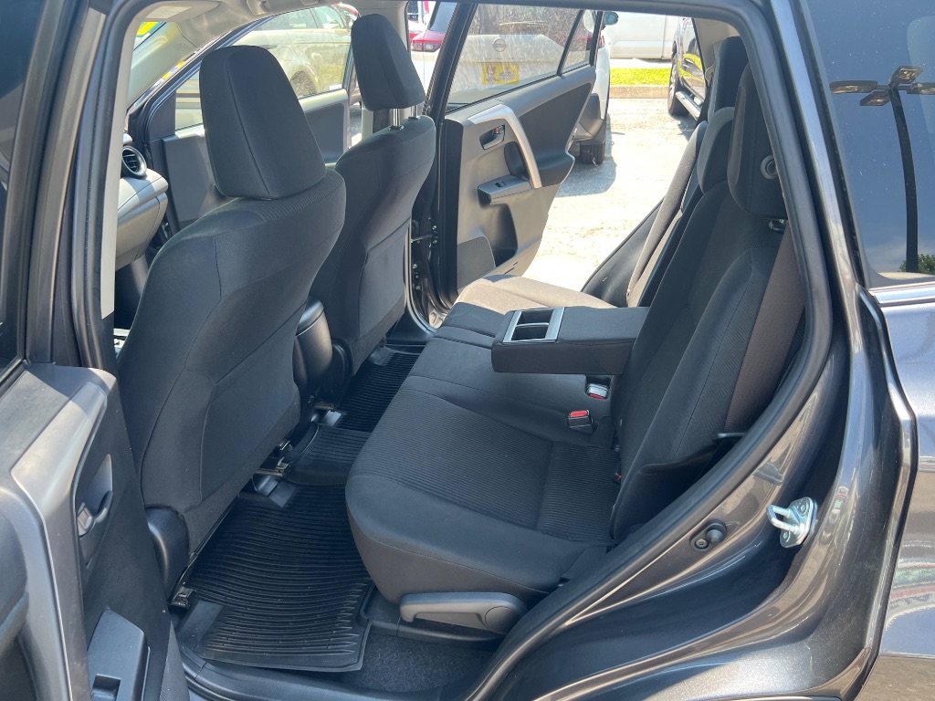 2017 Toyota RAV4 LE - Photo 12