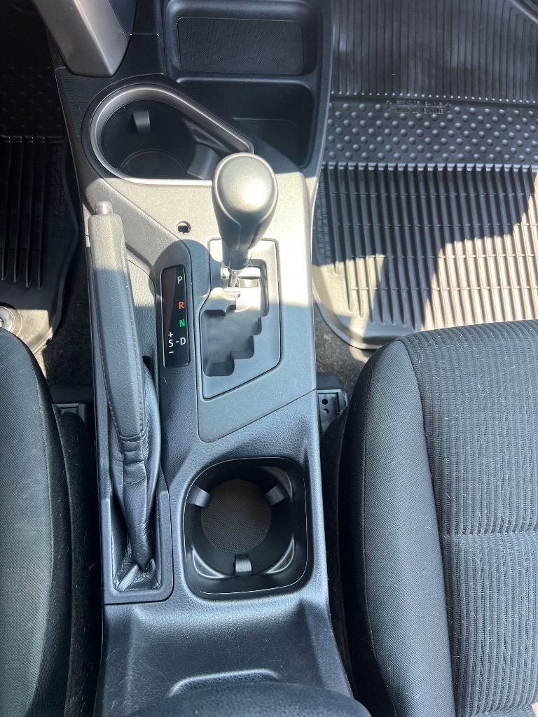 2017 Toyota RAV4 LE - Photo 23